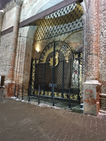 Вход в башню Сююмбике