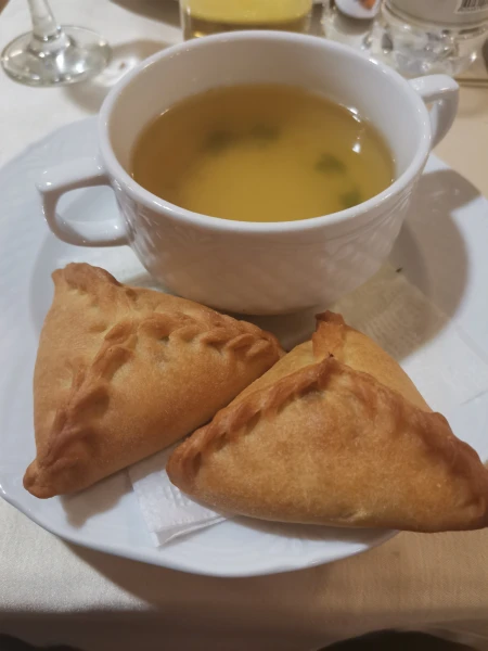 Эчпочмаки с бульоном