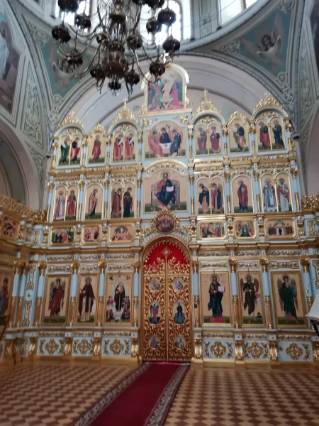 Иконостас собора
