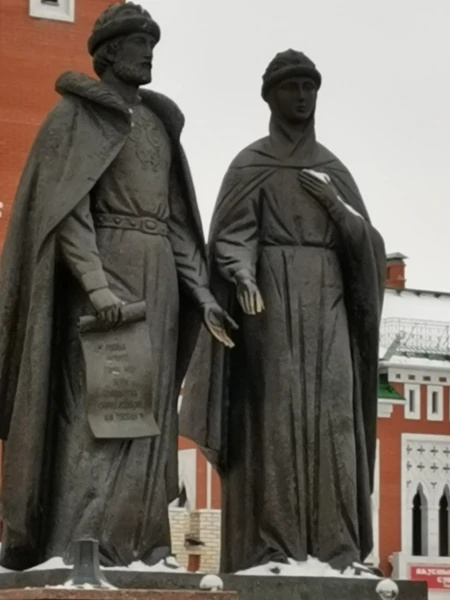 Пётр и Февронья на Патриаршей площади
