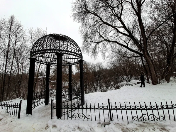 В сквере Пушкина. Ротонда