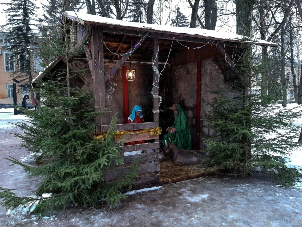 В парке культуры и отдыха. Рождественский вертеп
