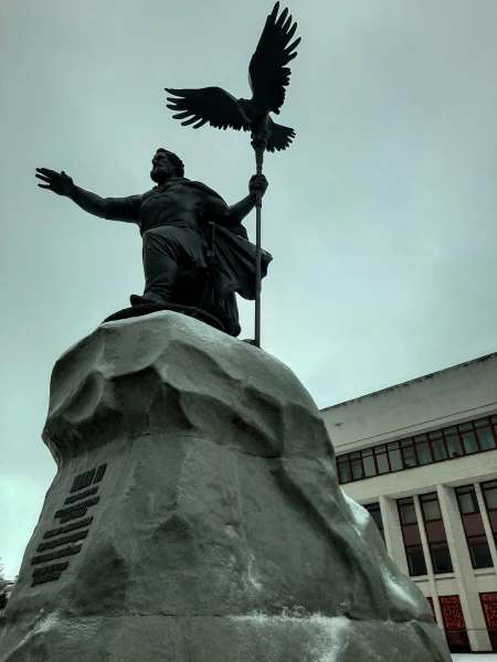 На площади Старый Торг