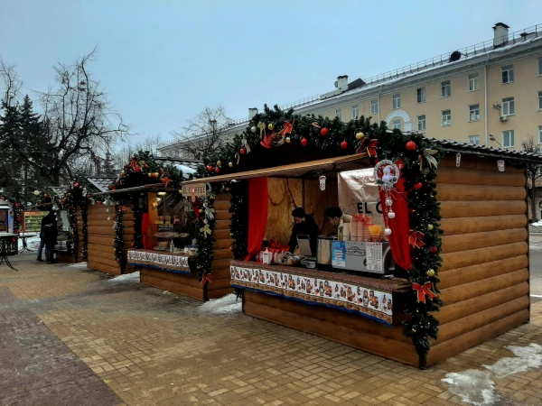 На Театральной площади