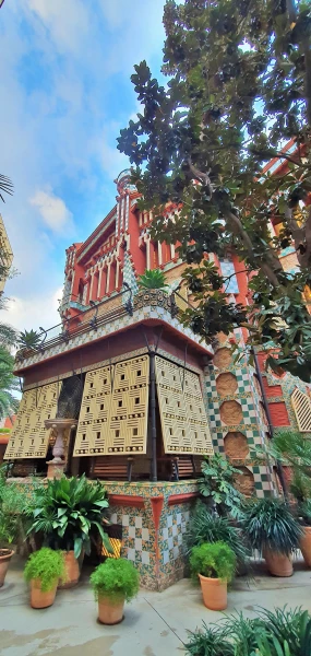 Casa Vicens. Внутренний дворик