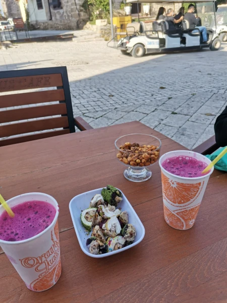 Гранатовый фрэш, лукум и орешки