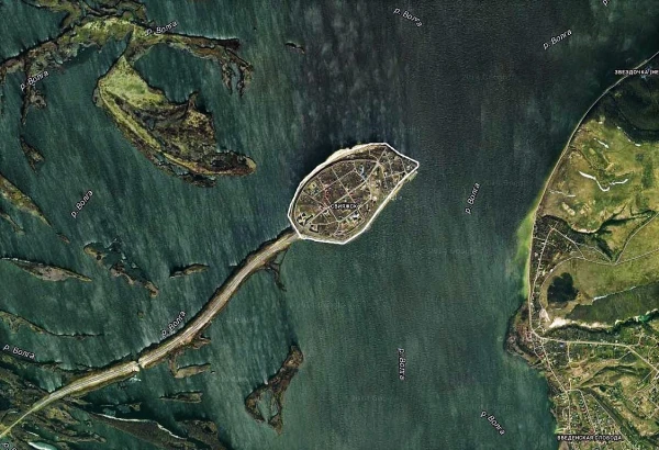 Остров-Град Свияжск из космоса.