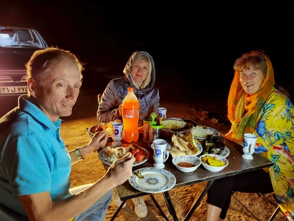 Ночь, Иран, пустыня, фанта