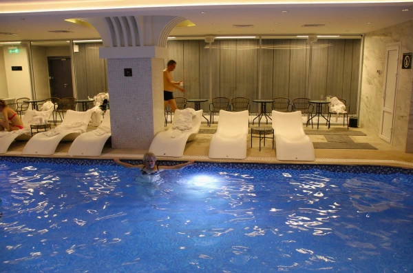 Смоленск. Гранд-отель "Мегаполис" 5*. Бассейн. Купались каждый день!