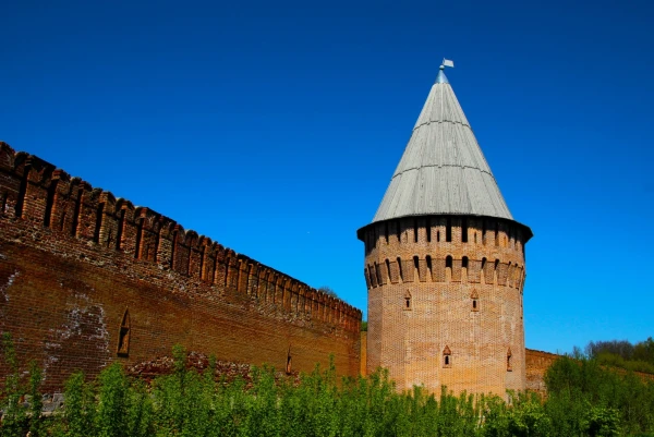 Смоленская крепость. Долгочевская башня.