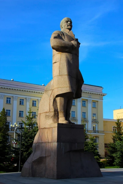 Смоленск. Площадь Ленина. Памятник Ленину.