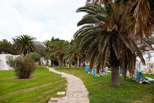 Тунис. Хаммамет. Hotel Bel Azur Thalasso &amp; Bungalows 4*. Зона одноэтажных бунгало.