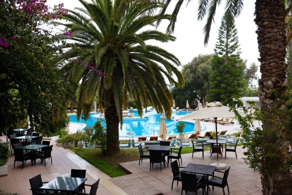 Тунис. Хаммамет. Сосед Bel Azur - отель Hotel Sol Azur Beach.