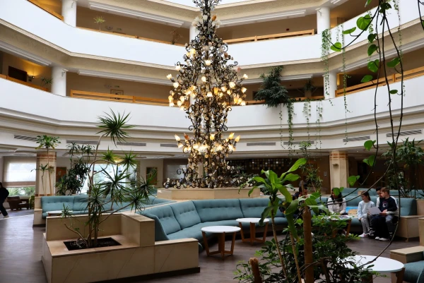 Тунис. Хаммамет. Сосед Bel Azur - отель Hotel Sol Azur Beach. Лобби - атриум.