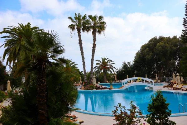 Тунис. Хаммамет. Сосед Bel Azur - отель Hotel Sol Azur Beach.