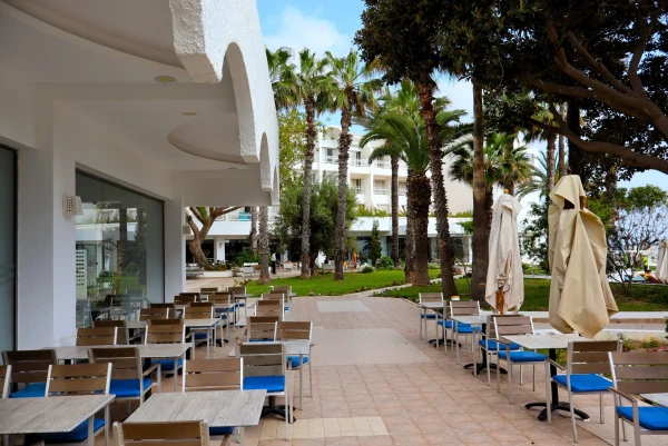 Тунис. Хаммамет. Hotel Bel Azur Thalasso &amp; Bungalows 4*. Главный ресторан.