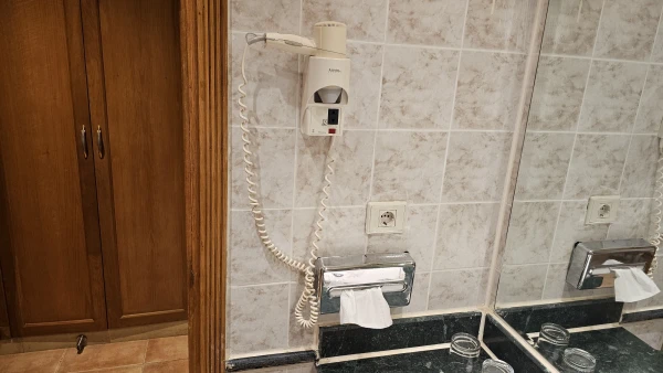 Фен есть