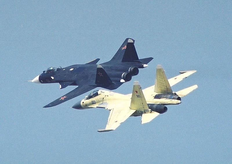 Су-47 Беркут и Су-27