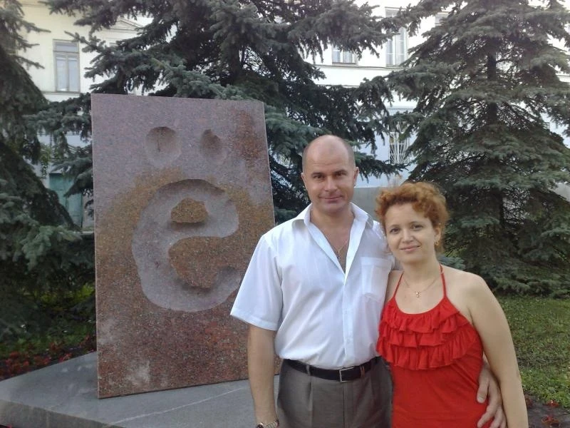 Памятник в Ульяновске буквы Ё