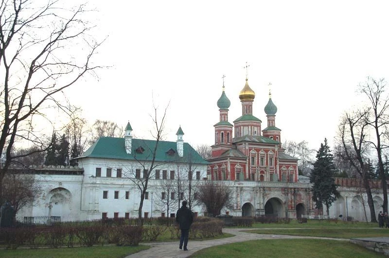 Покровская надвратная церковь, 1687-88 г.
