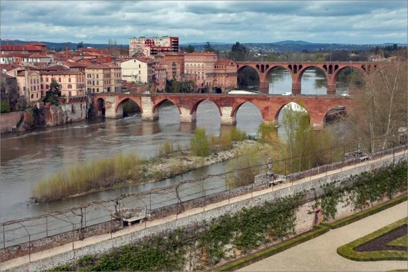Albi. Pont Vieux