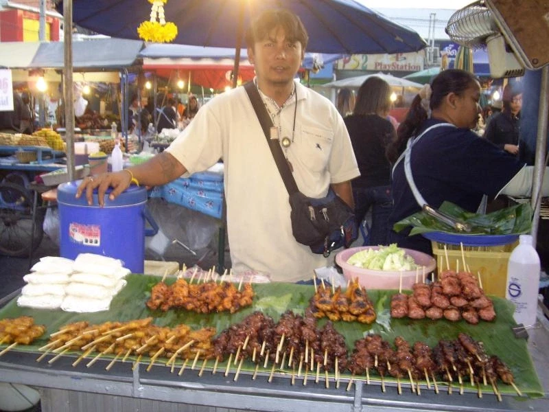 Шашлычок из креветок,курочки ,осьминожек .М-м-м...