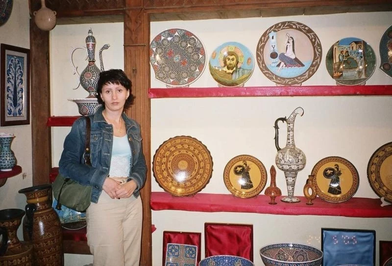 в  гончарной лавке