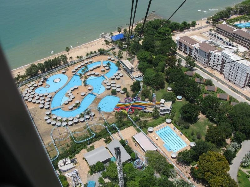 Съезжаем с башни Pattaya Park