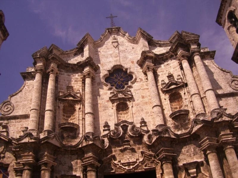Plaza De La Catedral с Собором Сан-Кристобаль