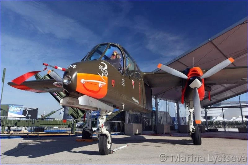 OV-10 Bronco амерский потивопартизанский самоль енто и развеччик-корректировщик типо