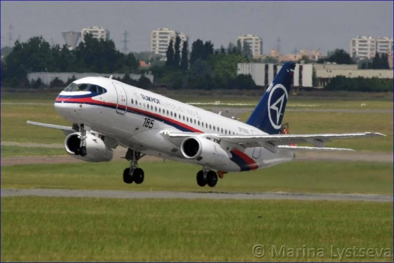 SSJ100 take-off