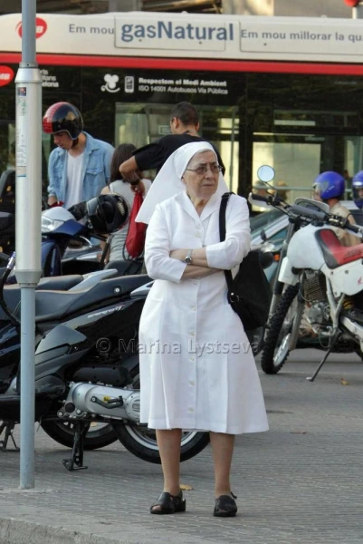 Девушка кого-то ждала