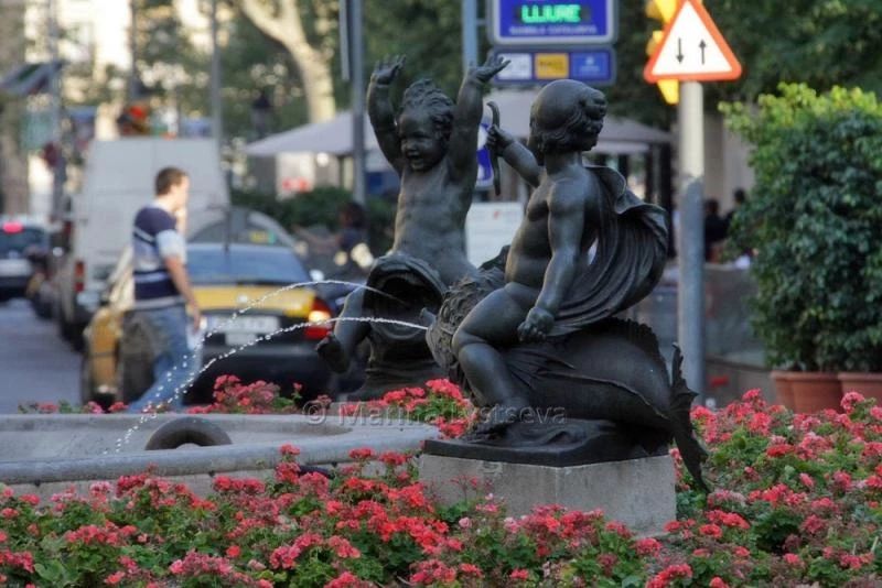 Площадь на Rambla de Catalunya