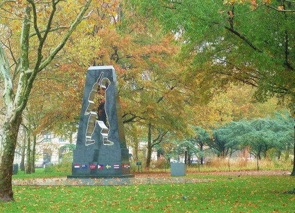 памятник погибшим солдатам США