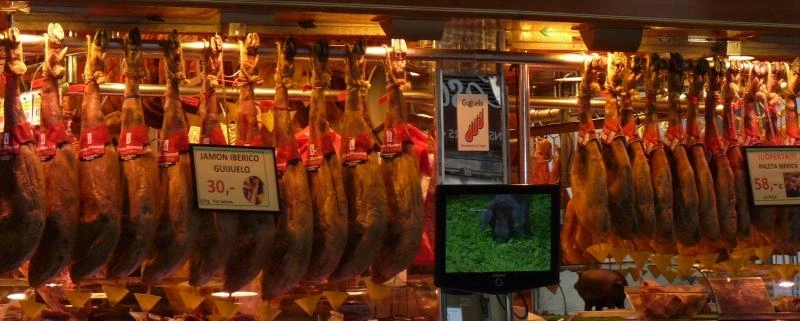 la Rambla - на рынке - Испанский ХАМОН