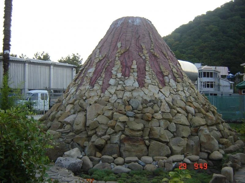 Отсюда идет лазерное шоу