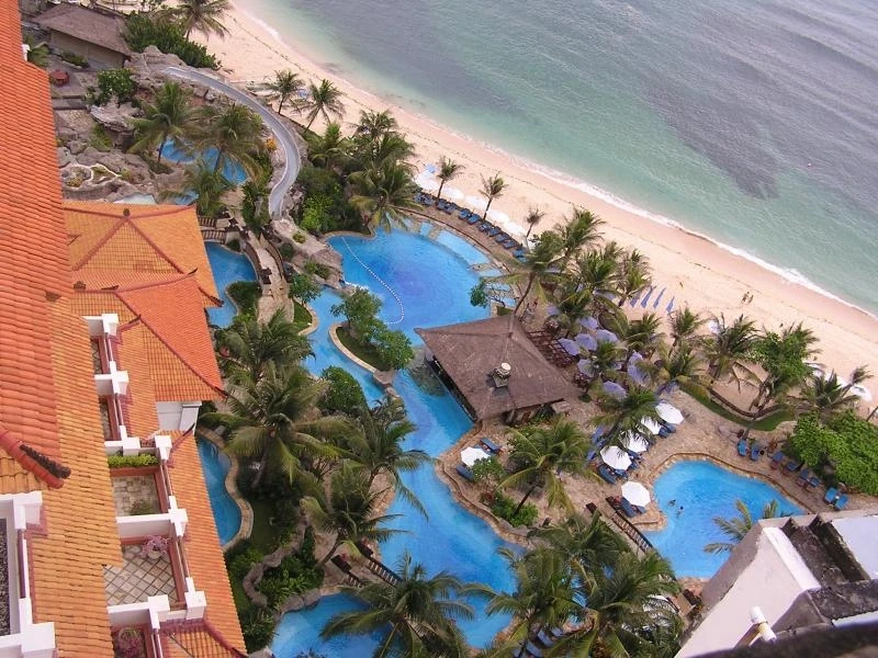 Вид с верхнего этажа отеля Nikko Bali