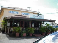 Healthy Horizons Beach Apartments 2*