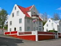 Akurinn / Guesthouse AkurInn 2*