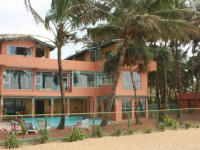 Roy Villa
