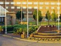 Beardmore Hotel and Conference Centre  4*