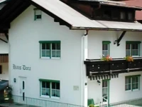 Dora Haus 