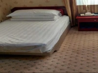 Yulin Hua Tai Business Inn 