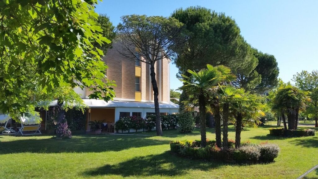 Hotel Hiki 2*
