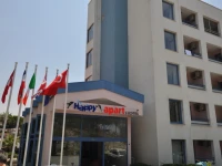 Happy Apart 