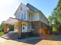 Domino Cottage