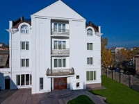 Адмирал отель 4*