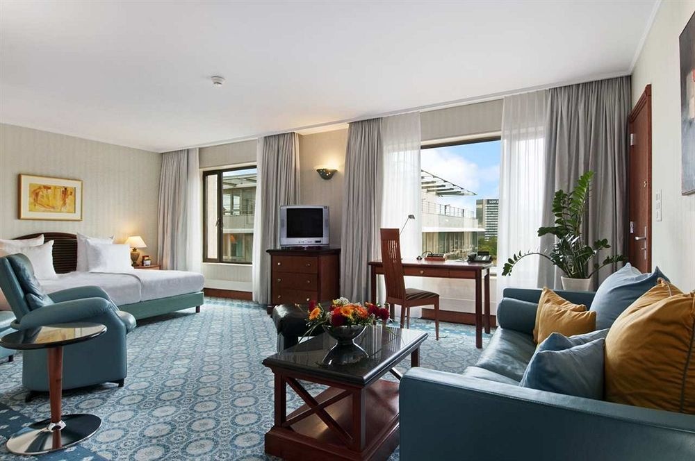 Hilton Basel 5*