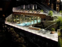 The Omnia 4*