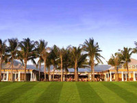 Villa Kayu Raja